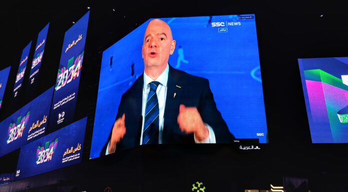 «FIFA-presidenten skal nå jobbe i ti år som Saudi-Arabias PR-mann»