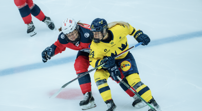 Historisk vedtak i norsk ishockey – tillater kroppstakling på jentesiden