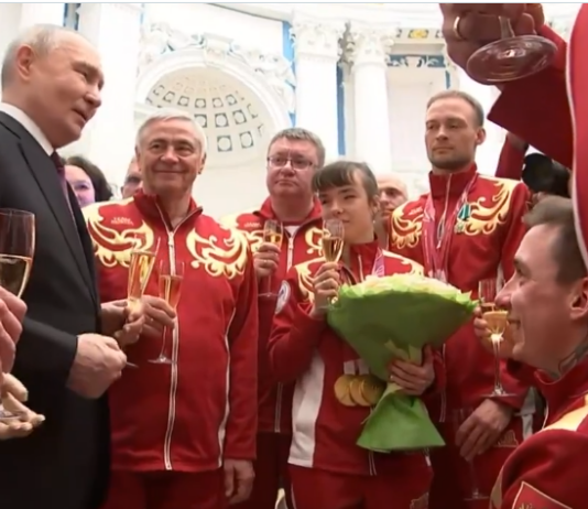 Putin med storslått feiring av russiske Paralympics-utøvere: – Dere har inspirert og imponert hele verden