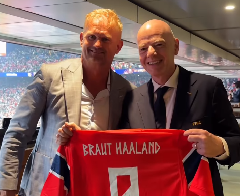 Så langt i VM har Infantino kjørt privatfly tilsvarende én gang rundt jorda